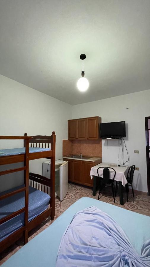 Vila Osmenaj Rent Room Or Apartment Vlorë Eksteriør bilde