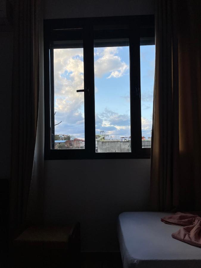 Vila Osmenaj Rent Room Or Apartment Vlorë Eksteriør bilde