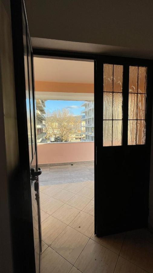Vila Osmenaj Rent Room Or Apartment Vlorë Eksteriør bilde