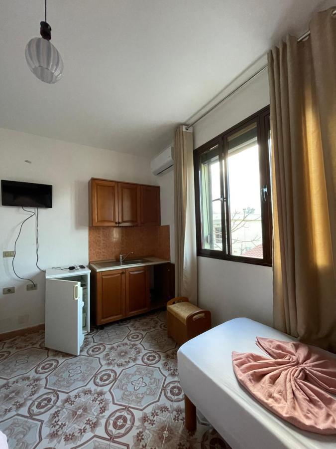 Vila Osmenaj Rent Room Or Apartment Vlorë Eksteriør bilde